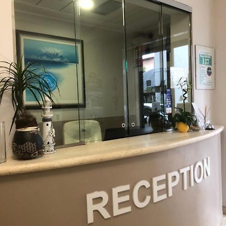 רימיני Residence Divina מראה חיצוני תמונה