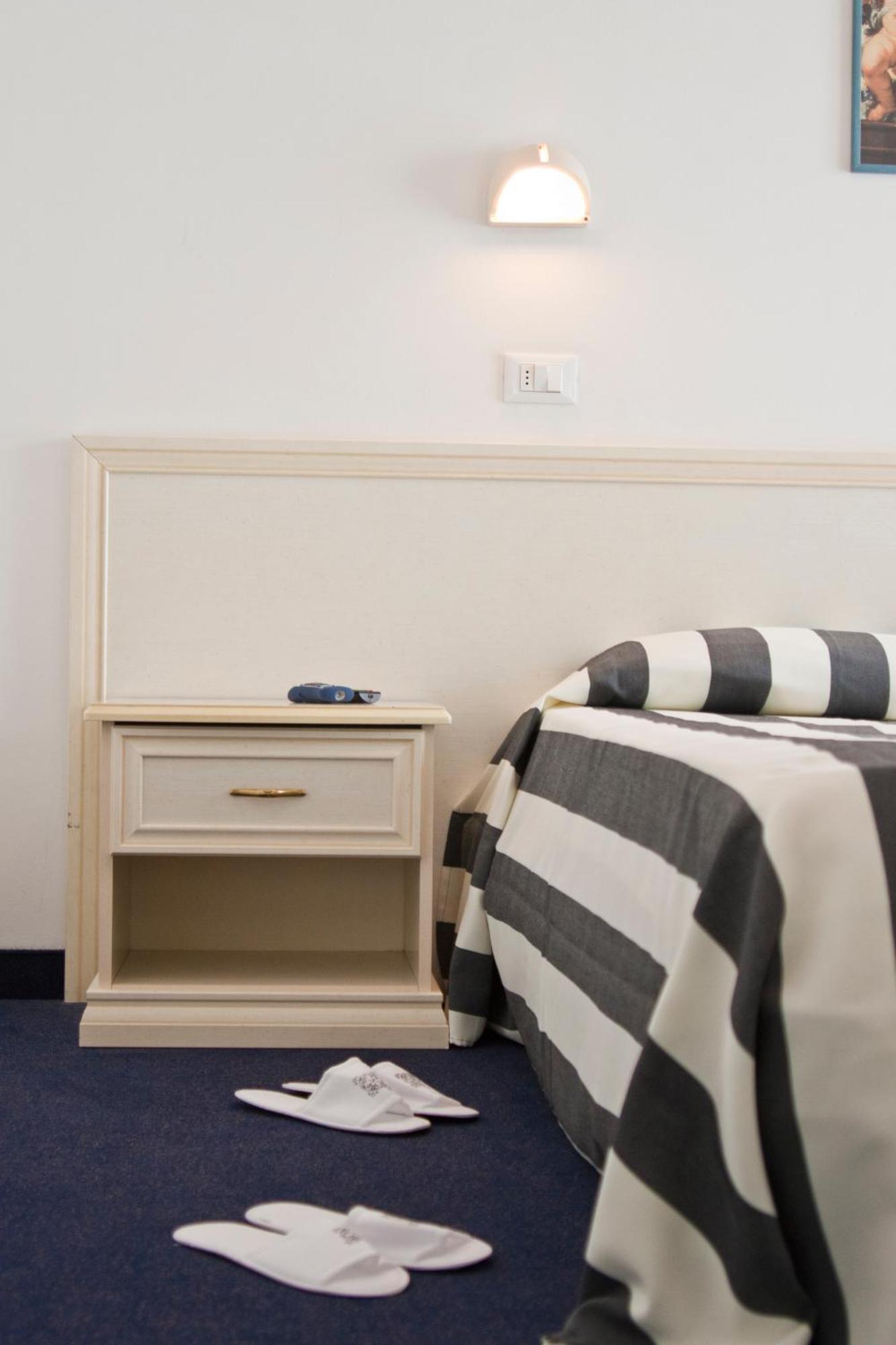 רימיני Residence Divina מראה חיצוני תמונה