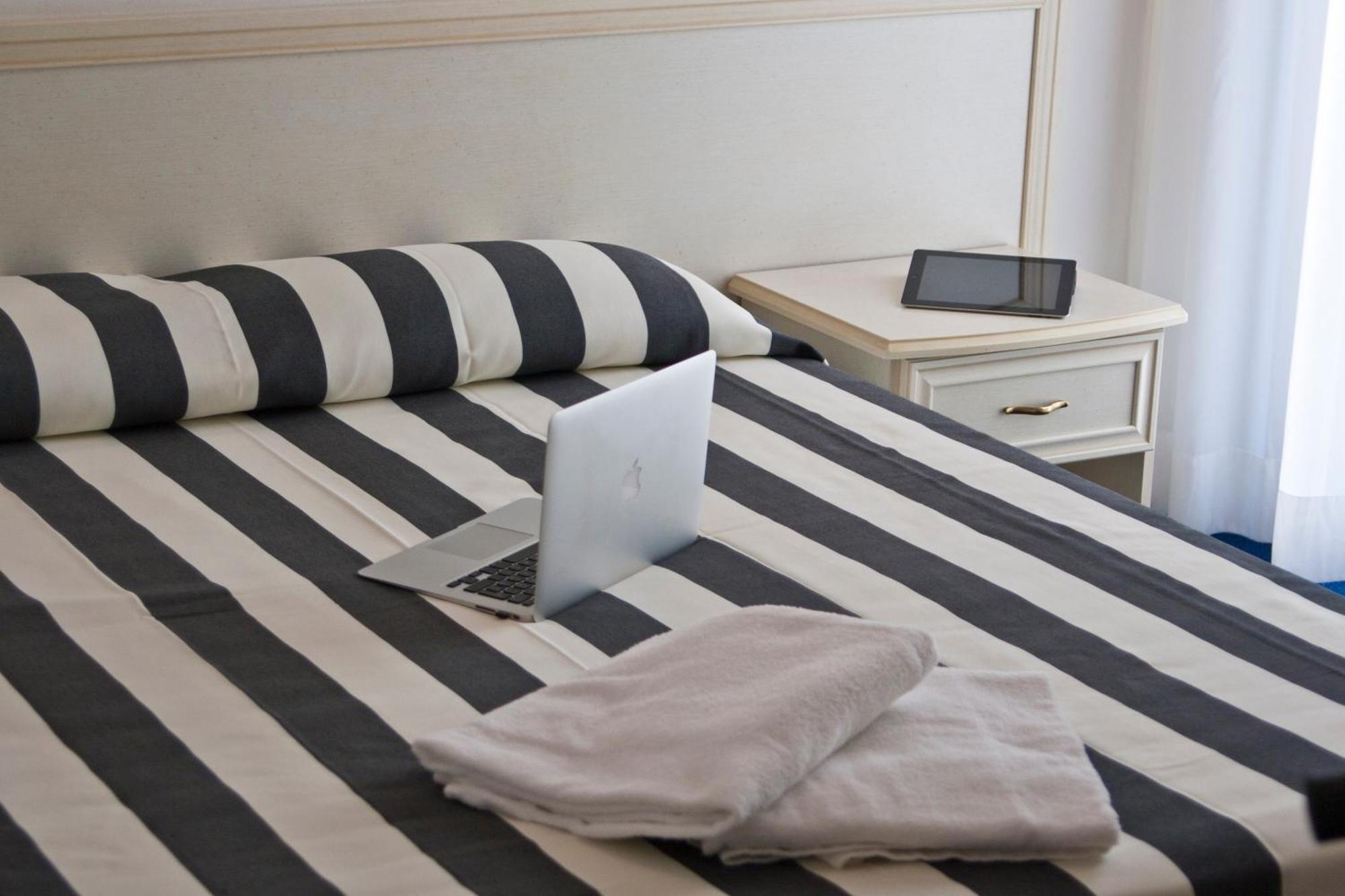 רימיני Residence Divina מראה חיצוני תמונה