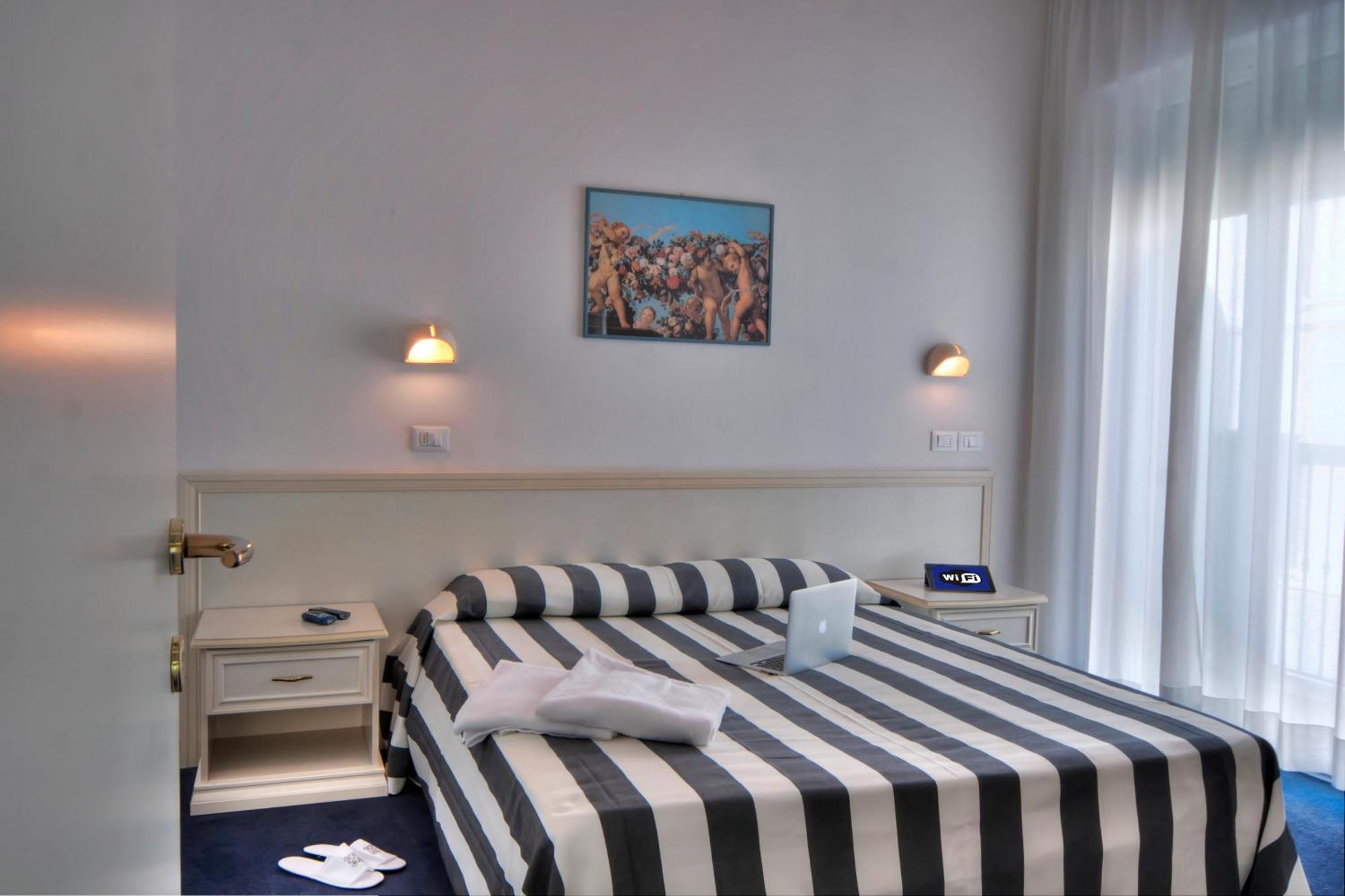 רימיני Residence Divina מראה חיצוני תמונה